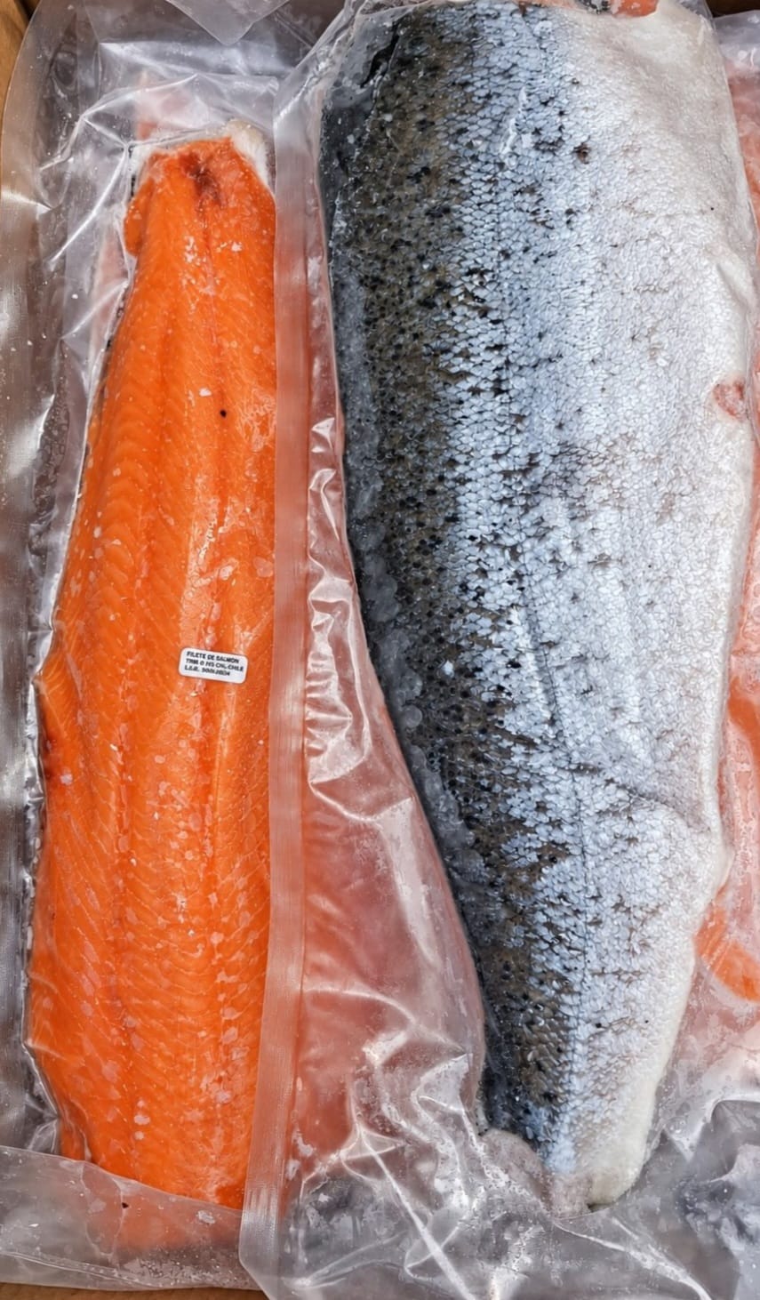 Salmón Filete Premium con Piel 2-3 Libras (0,9 - 1.2 Kg.)